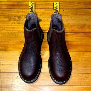 NWT Dr Martens Air Wair Steel Toe Chelsea Boots